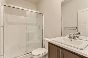 63103 NE Henningsen Pl, Bend, OR 97701 - Photo 23