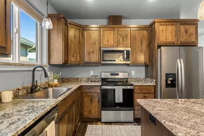 2113 SE Kayleigh Way, Grants Pass, OR 97526 - Photo 5