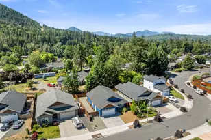 2113 SE Kayleigh Way, Grants Pass, OR 97526 - Photo 29