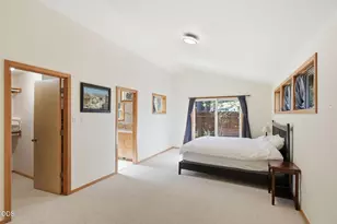 19905 Antler Point Dr, Bend, OR 97702 - Photo 9