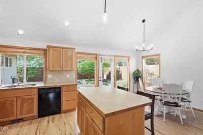 19905 Antler Point Drive, Bend, OR 97702 - Photo 5