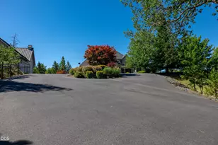 191 Foxwood Dr, Grants Pass, OR 97527 - Photo 61