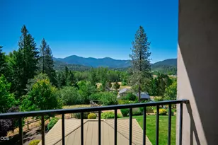 191 Foxwood Dr, Grants Pass, OR 97527 - Photo 37