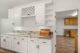 1281 N Pinnon Rd, Grants Pass, OR 97526 - Photo 11