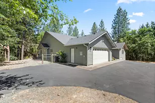 1281 N Pinnon Rd, Grants Pass, OR 97526 - Photo 23