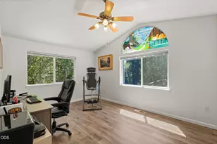 1281 N Pinnon Rd, Grants Pass, OR 97526 - Photo 19