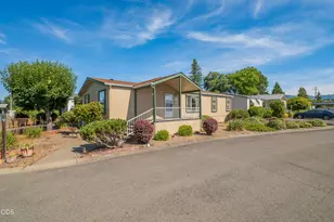 2395 Ryan Ct, Grants Pass, OR 97527 - Photo 3