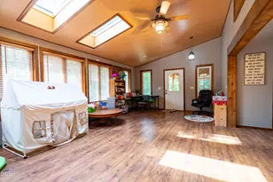 271 Highwood, Grants Pass, OR 97527 - Photo 5