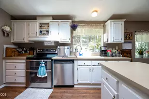 271 Highwood, Grants Pass, OR 97527 - Photo 21