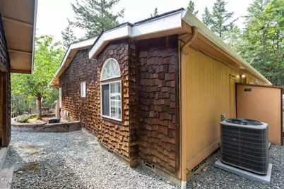 271 Highwood, Grants Pass, OR 97527 - Photo 67