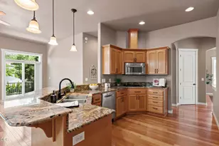 4643 Hathaway Dr, Medford, OR 97504 - Photo 9