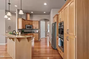 4643 Hathaway Dr, Medford, OR 97504 - Photo 11
