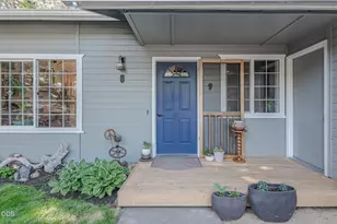 2653 NE Genet Ct, Bend, OR 97701 - Photo 3
