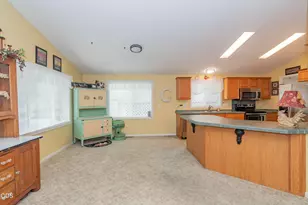 219 NW Creekside Dr, Grants Pass, OR 97526 - Photo 11