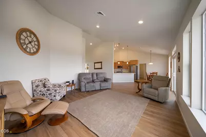 5101 SE Dixon Drive, Madras, OR 97741 - Photo 7