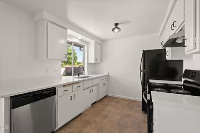 557 Glenn Way, Central Point, OR 97502 - Photo 11