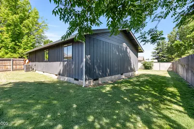 557 Glenn Way, Central Point, OR 97502 - Photo 27