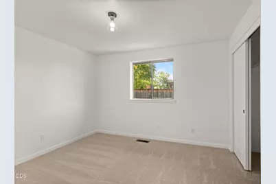 557 Glenn Way, Central Point, OR 97502 - Photo 17