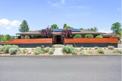 408 NE Hawthorne Avenue, Bend, OR 97701 - Photo 1