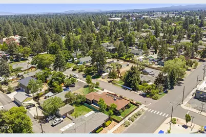 408 NE Hawthorne Avenue, Bend, OR 97701 - Photo 35