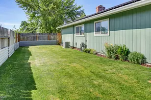 1130 Crest Dr, Central Point, OR 97502 - Photo 37