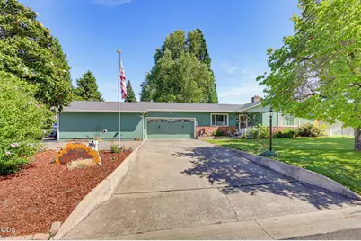 1130 Crest Drive, Central Point, OR 97502 - Photo 5