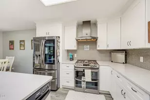 1130 Crest Dr, Central Point, OR 97502 - Photo 13