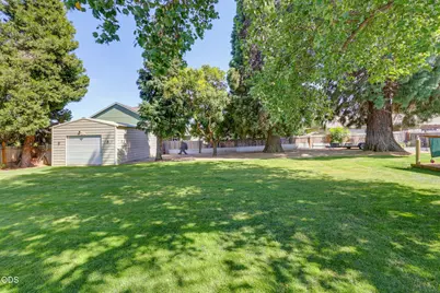 1130 Crest Drive, Central Point, OR 97502 - Photo 25