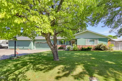 1130 Crest Drive, Central Point, OR 97502 - Photo 1