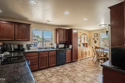 7431 Jerae Place, White City, OR 97503 - Photo 9