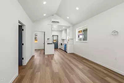 204 Gangnes Drive, Talent, OR 97540 - Photo 5
