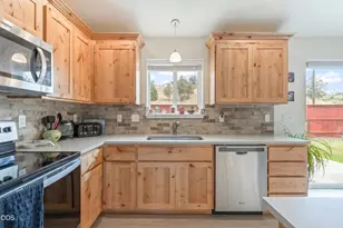 1017 NE Crista Ct, Prineville, OR 97754 - Photo 7