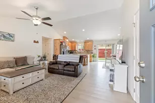 1017 NE Crista Ct, Prineville, OR 97754 - Photo 3