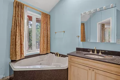 10216 W Evans Creek Road, Rogue River, OR 97537 - Photo 21