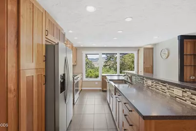 565 Henley Way, Ashland, OR 97520 - Photo 17