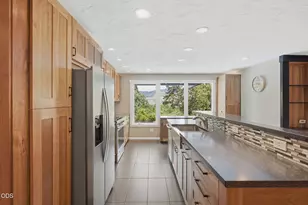 565 Henley Way, Ashland, OR 97520 - Photo 17