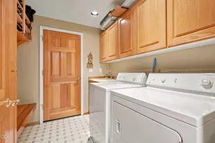 20490 Timberline Ct, Bend, OR 97702 - Photo 27