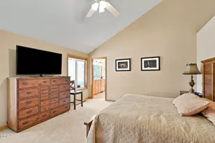 20490 Timberline Ct, Bend, OR 97702 - Photo 17