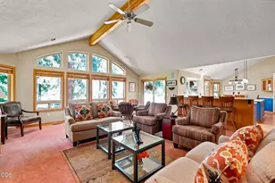 20490 Timberline Ct, Bend, OR 97702 - Photo 3