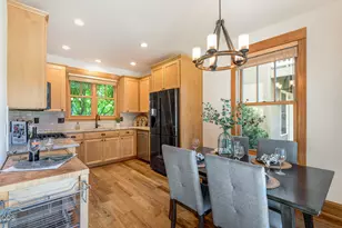 547 W Jefferson Ave, Sisters, OR 97759 - Photo 5