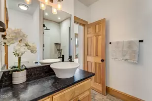 547 W Jefferson Ave, Sisters, OR 97759 - Photo 13