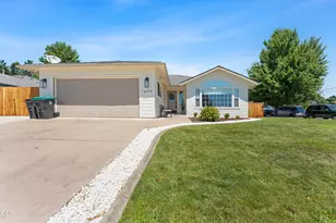1699 Husker Butte Ln, Medford, OR 97504 - Photo 3