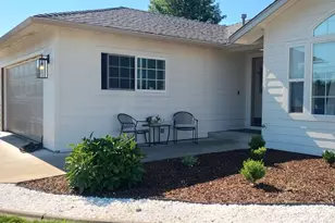1699 Husker Butte Ln, Medford, OR 97504 - Photo 3