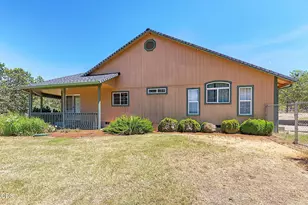 371 Castle Creek Rd, Grants Pass, OR 97526 - Photo 5