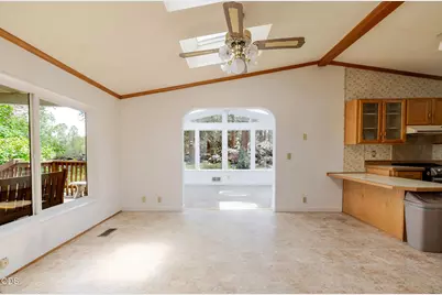 60865 Raintree Drive, Bend, OR 97701 - Photo 9