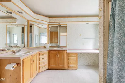 60865 Raintree Drive, Bend, OR 97701 - Photo 19