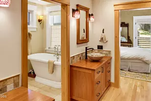 307 N Main St, Ashland, OR 97520 - Photo 47