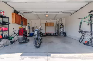 3733 Sherwood Park Dr, Medford, OR 97504 - Photo 31