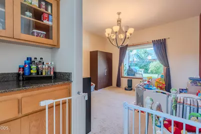 3733 Sherwood Park Drive, Medford, OR 97504 - Photo 15