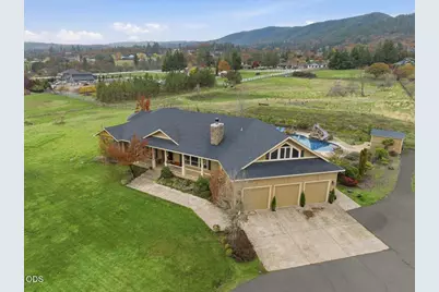 899 Old Stage Road, Medford, OR 97502 - Photo 1